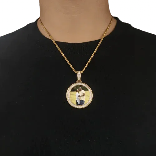 Baguette cut Circle photo pendant - MeekslxCollection