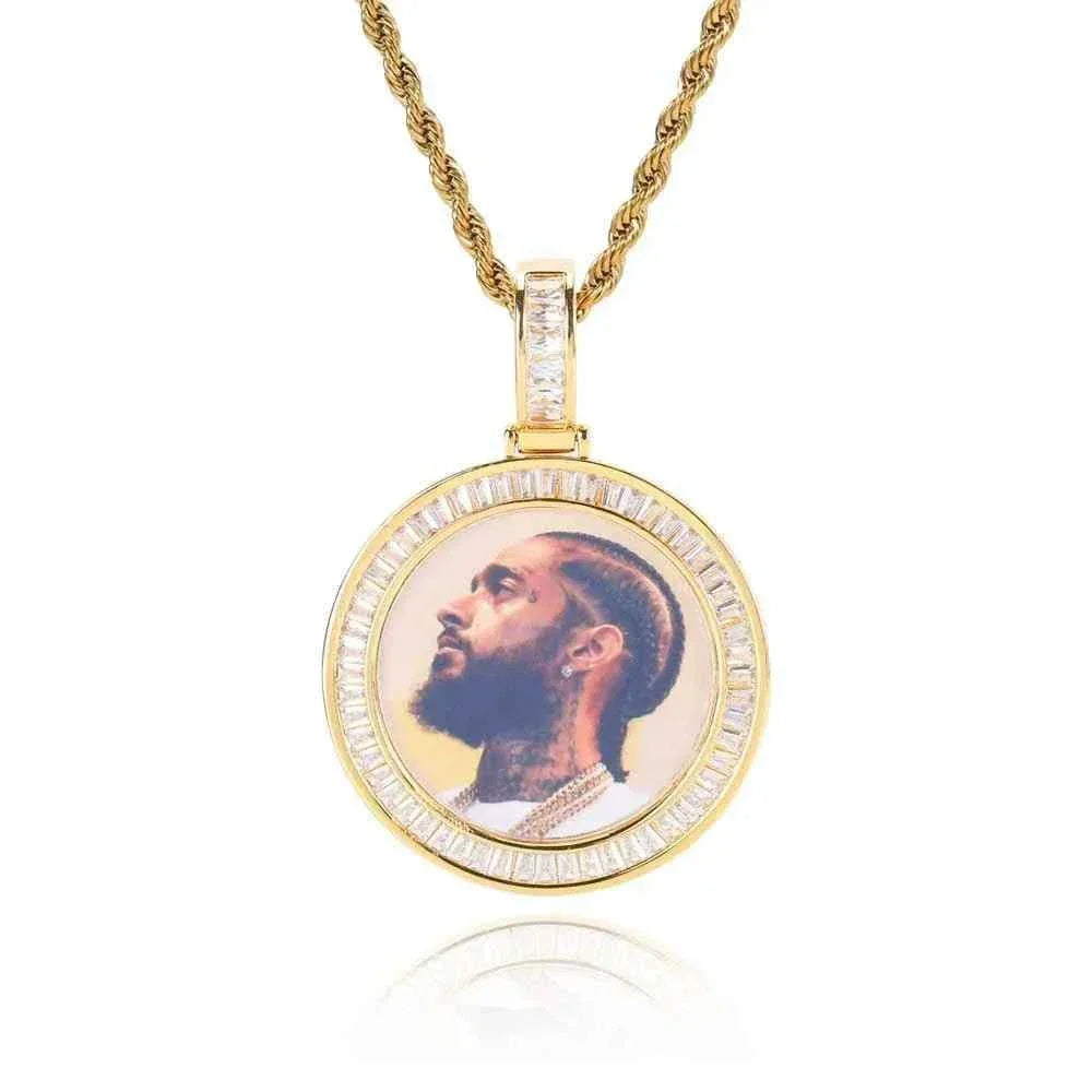 Baguette cut Circle photo pendant