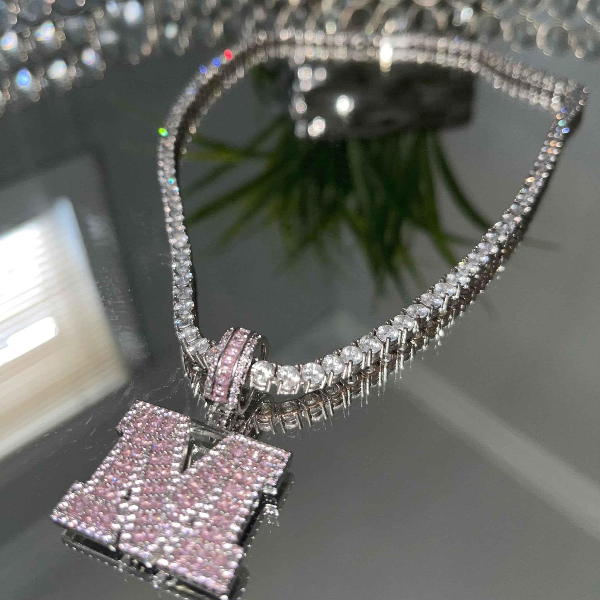 Baguette cut initial