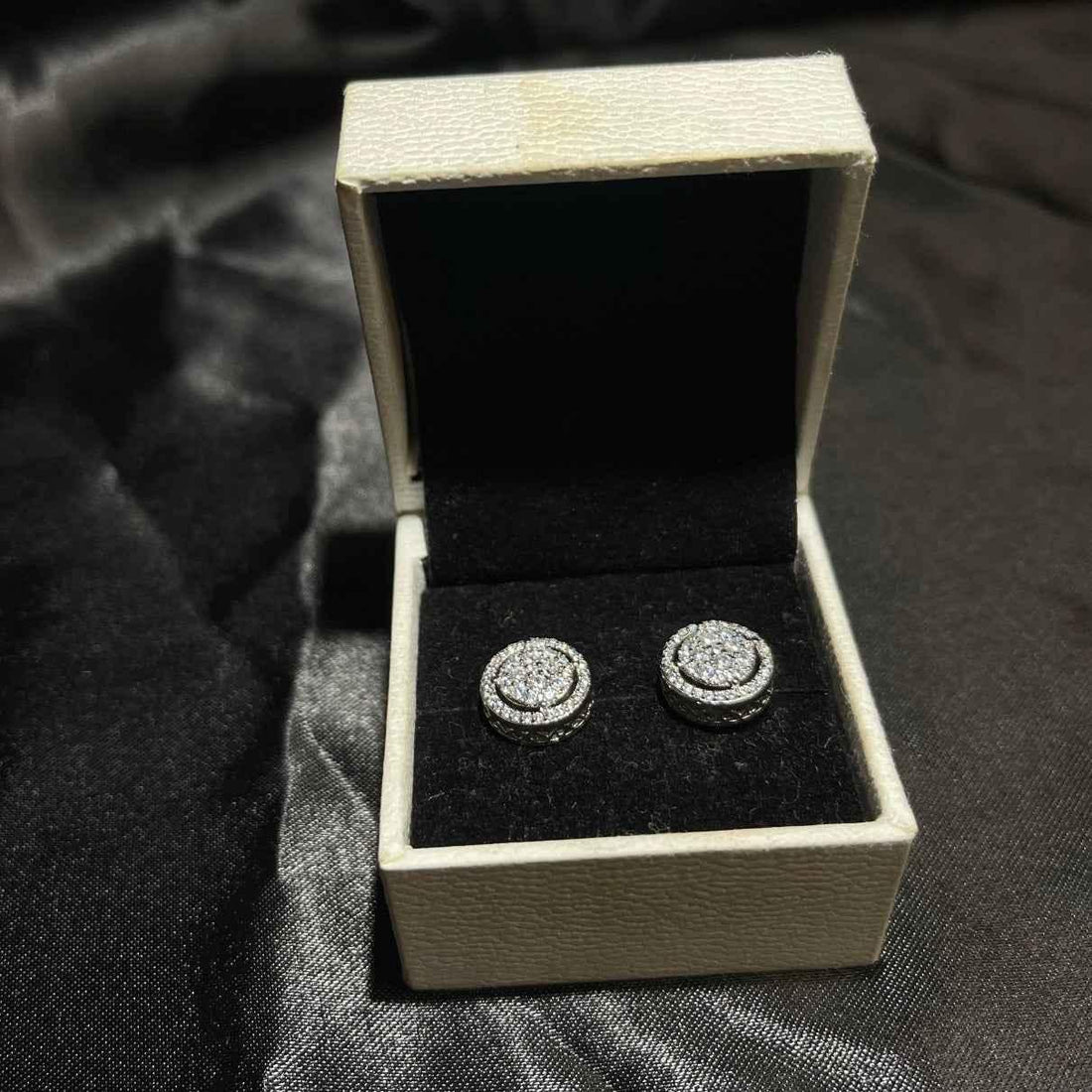 Circle screw on