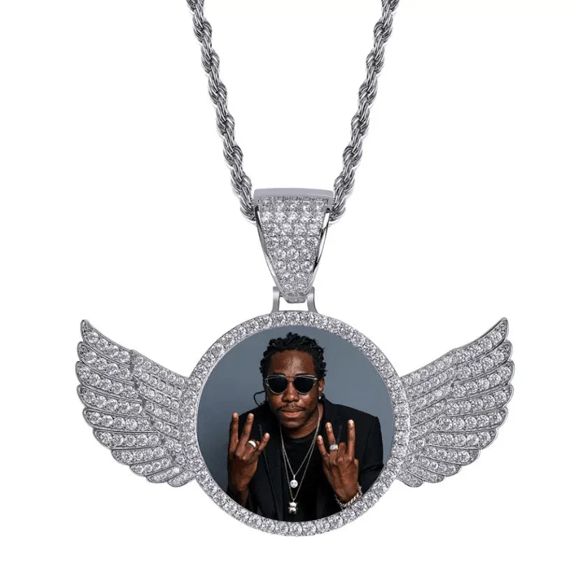 Circle wing Photo pendant - MeekslxCollection