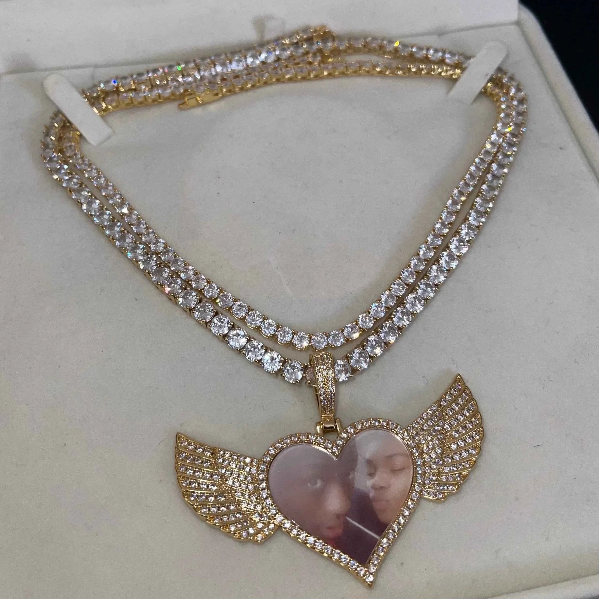 Heart wing Photo Pendant - MeekslxCollection